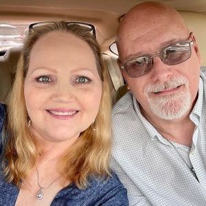 Meet your Posher, Laurie